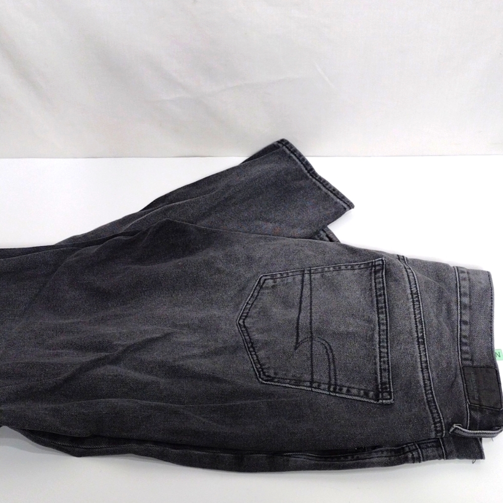 American eagle women's Sz 12 Hi -Rise Girlfriend jeans